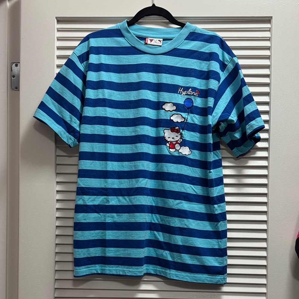 Hello Kitty Hypeland collab t-shirt
Medium 
Like new
Unisex
Oversized fit
